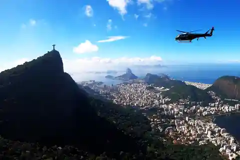 Rio de Janeiro: Sugar Loaf with Lunch and Helicopter Flight