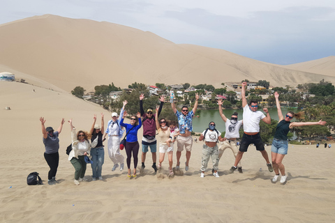 Lima: escursione di un giorno all&#039;oasi di Paracas e Huacachina con vino e dune