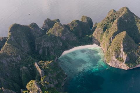 Phi Phi: mezza giornata in barca privata a coda lunga per Maya Bay