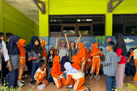 Yogyakarta: Village Cycling Tour with Local Snacks