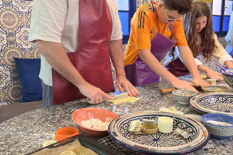 Marrakech: Moroccan Pastries and Tea Class with a Local