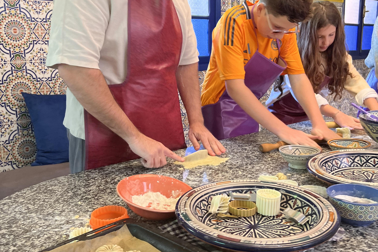 Marrakech: Moroccan Pastries and Tea Class with a Local