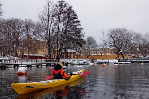 Kayak d'hiver dans la ville de Stockholm + expérience du saunaKayak d'hiver dans la ville de Stockholm