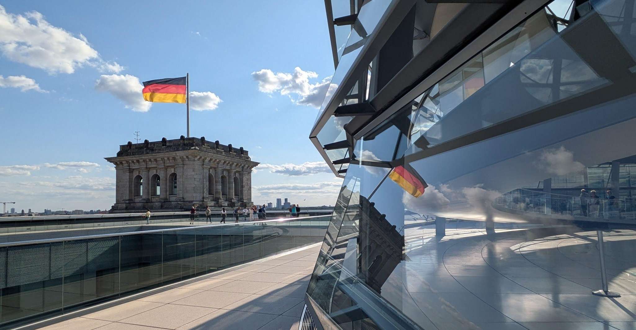 Berlin: Government District Tour and Reichstag Dome Visit