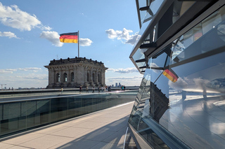 Berlin: Government District Tour and Reichstag Dome Visit