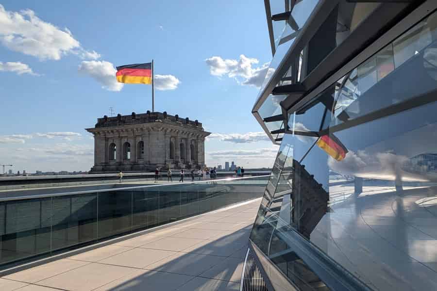Berlin: Tour durch das Regierungsviertel und Besuch der Reichstagskuppel. Foto: GetYourGuide Berlin: Tour durch das Regierungsviertel und Besuch der Reichstagskuppel. Foto: GetYourGuide