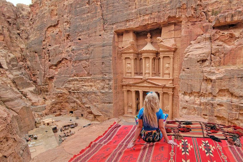 From Amman: Wonderful Day Trip to Jerash, Dead Sea & Petra