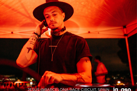 Ibiza: Beginner DJ Lesson & Café del Mar Sunset Ibiza: DJ lesson, sunset and party at Cafe del Mar