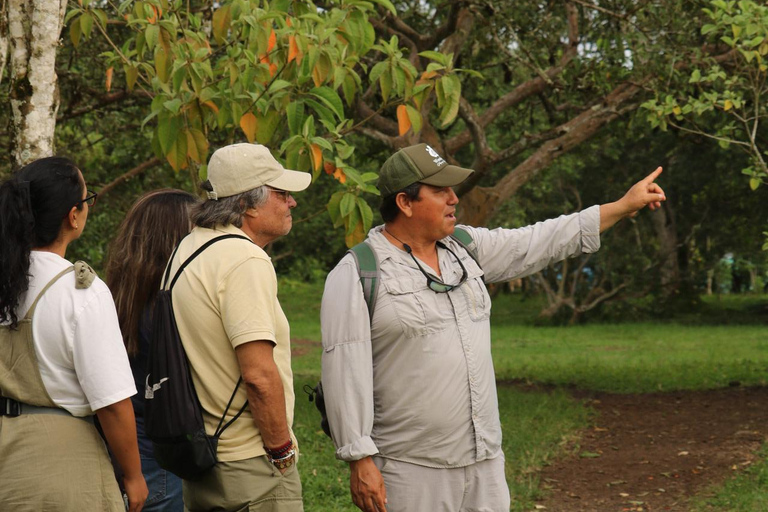 Galapagos: Exclusive 7-Day Tour – Santa Cruz, Isabela, and Santa Fe with Snorkeling Galapagos: Exclusive 7-Day Tour of Santa Cruz, Isabela, and Santa Fe with Snorkeling