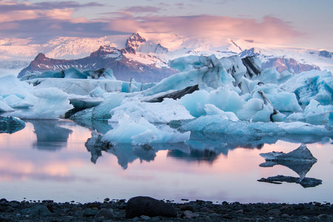 Caça à aurora boreal e excursão à lagoa glaciar de 3 diasCategoria Standard - Banho na Lagoa Azul incluído