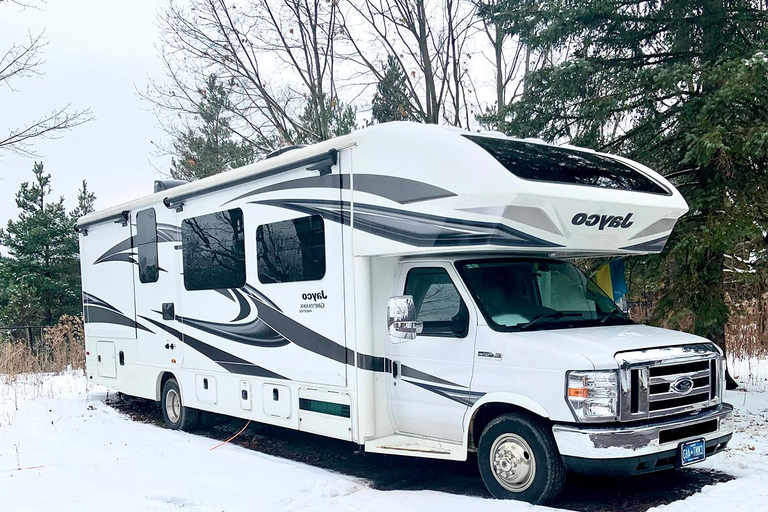 Toronto: Viagem de 1 dia para pescar no gelo em autocaravana