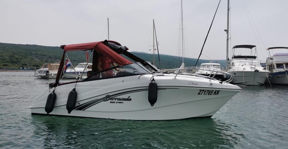 Dunat/Krk: Ein Boot mieten Oki Barracuda 585