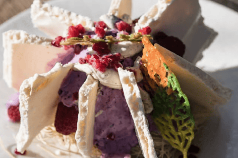 Tirana: Communist History, Culture, and Food Tour Spanish speaking private group