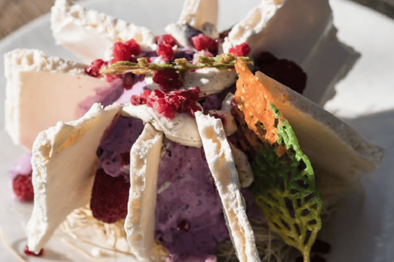 Tirana: Communist History, Culture, and Food Tour Spanish speaking private group