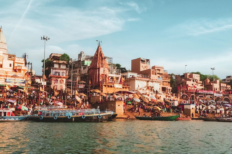 Amanecer en Benarés Un paseo en barco y una ceremonia del Ganges