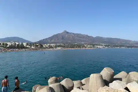 Marbella: Private bike tour Marbella - Puerto Banus with tapas tasting