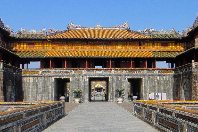 Hue Walking tour to Imperial City and Dong Ba Market