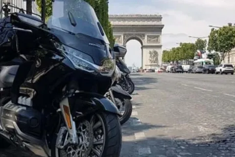 パリ：オルリー - パリのプライベートバイクタクシー