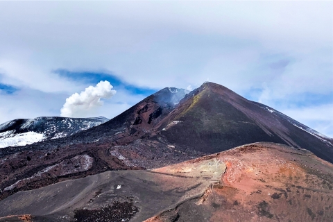 Nicolosi : téléphérique de l'Etna, excursion en 4x4 et randonnéeNicolosi : excursion en téléphérique à 3 000 m sur l'Etna
