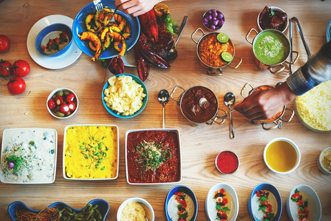 Muscat: Market Tour and Cooking Class with Lunch
