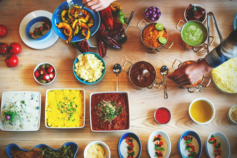 Muscat: Market Tour and Cooking Class with Lunch