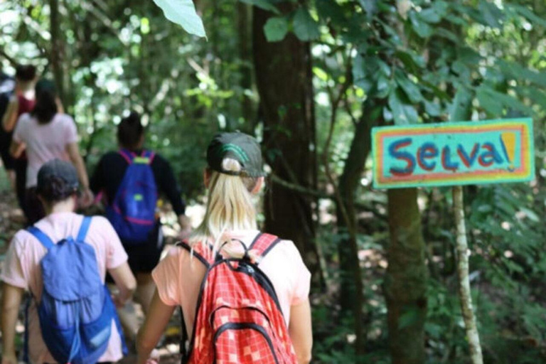 Puerto Iguazú: Aguaray Kayaking and Trekking Day Trip