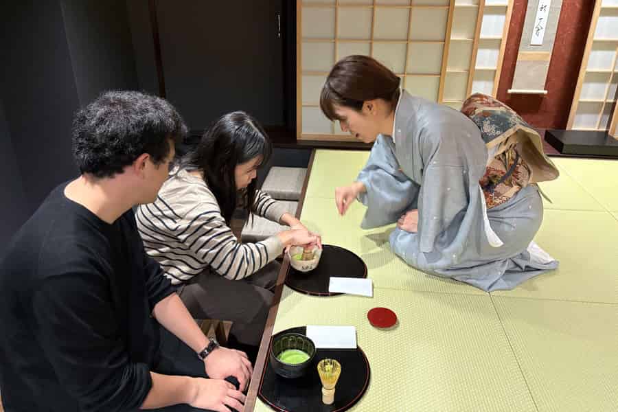 Kyoto: Traditionelle Teezeremonie mit Matcha & Süßigkeiten in Gion. Foto: GetYourGuide Kyoto: Traditionelle Teezeremonie mit Matcha & Süßigkeiten in Gion. Foto: GetYourGuide