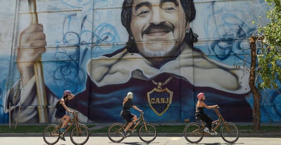 Pvt BA Street Art Bike Tour: Hidden Graffiti & Urban Culture