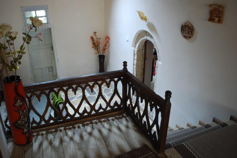 Berat: Raki 7 tastes & Meze Pairing Dinner with Sommelier Spanish speaking