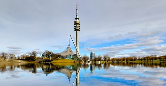 Munich: English Garden, Olympic Park and Nymphenburg Palace by Bike