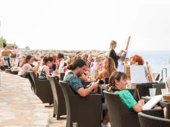Medulin: laboratorio di arte e vino in riva al mare