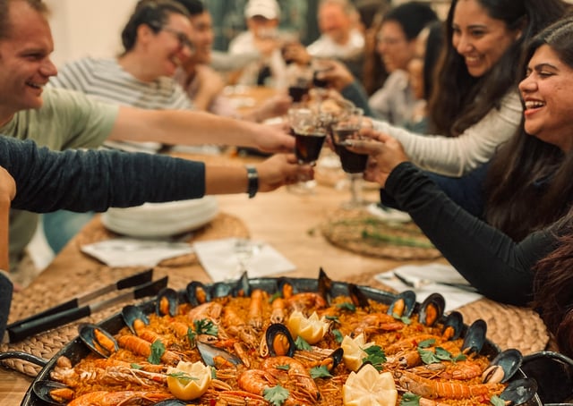 Barcelona Full Market Tour, Tapas &amp; Hands-On Paella Class