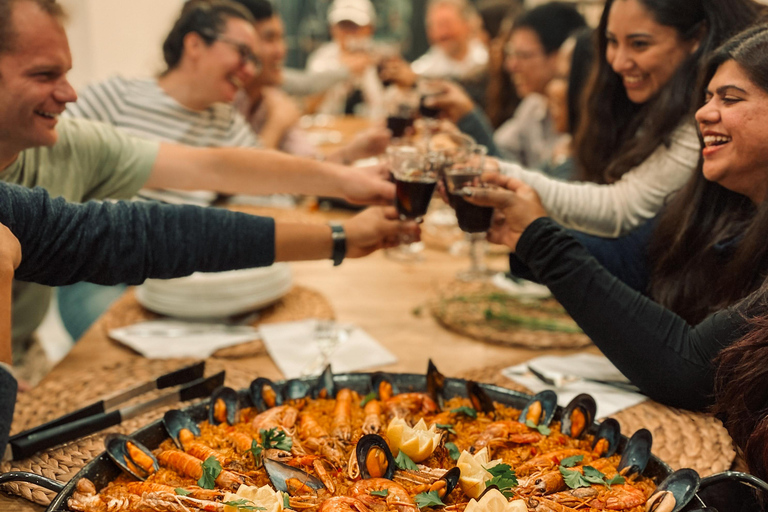 Barcelona: Clase de cocina de paella de marisco y mercado de la Boquería