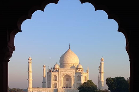 Agra: Taj Mahal hoppa över kön guidad tur med alternativEndast guidad tur