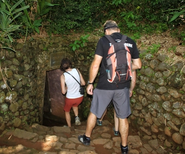 Phong Nha/Dong Hoi: DMZ Quang Tri, Vinh Moc Tunnels, Hue