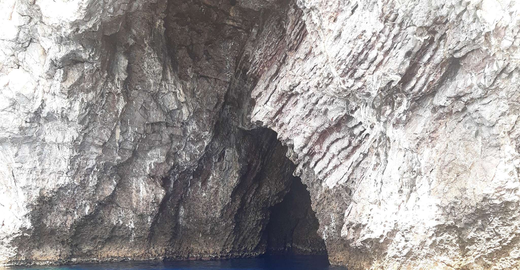 Giardini Naxos, Isola Bella en Grottos Cruise met Aperitief - Hizvo