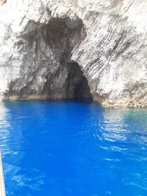 Giardini Naxos: Isola Bella und Grotten Kreuzfahrt mit Aperitif