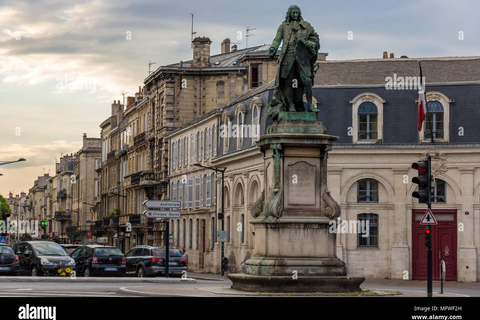 Bordeaux: Famous Figures 2h Walking Tour
