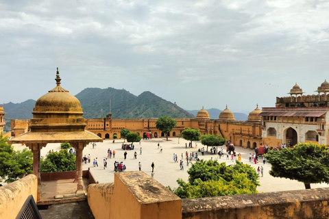 Jaipur: 7-Day Rajasthan Tour with Hotels and Transfers