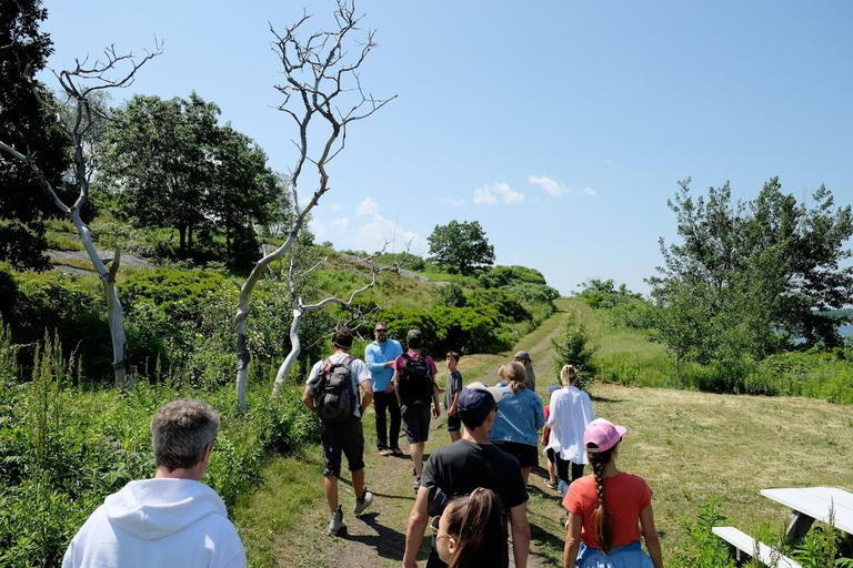 Portland: Private Island Fort Tour