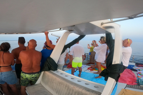 Lampedusa: Sunset with Aperitif, Night Baths and Dinner