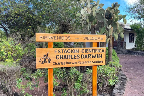 Galápagos: 5-Day Adventure on Isabela and Santa Cruz Islands