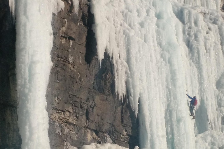 Banff: Introducción a la Escalada en Hielo para Principiantes