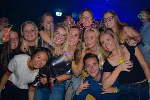 Sydney: Big Night Out Pub Crawl with Local Party Hosts