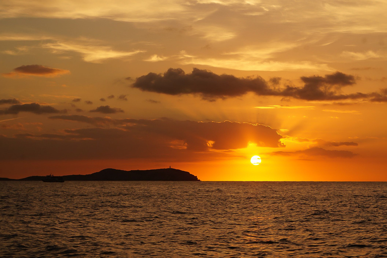 Ibiza: All-Inclusive Sunset Boat Trip Ibiza VIP: 3-Hour Sunset All-Inclusive Boat Trip