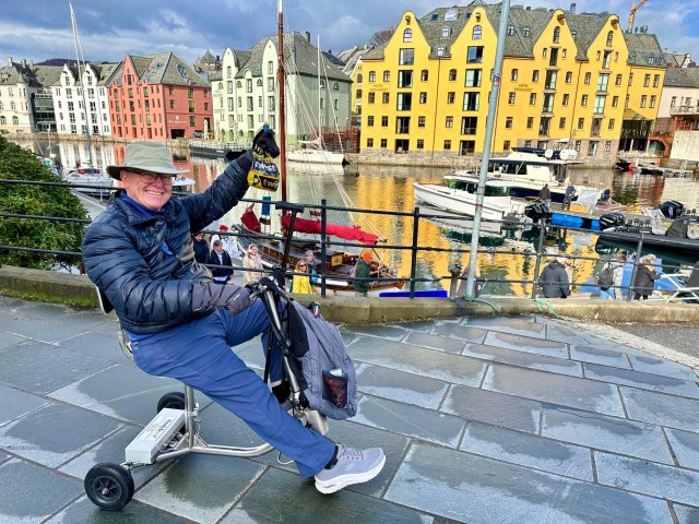 Visit Alesund Private Sightseeing Tour on foot and by car in Ålesund