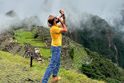 From Cusco: 2 Days, Sacred Valley and Machu Picchu via the scenic route Panoramic Train & Standard Hotel with Lunch in Machu Picchu