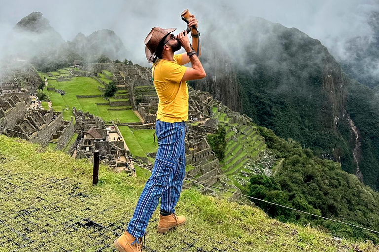 From Cusco: 2 Days, Sacred Valley and Machu Picchu via the scenic route Panoramic Train & Standard Hotel with Lunch in Machu Picchu