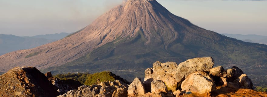Randonnée au lever du soleil sur le mont Sibayak ou randonnée d'une journée depuis Berastagi