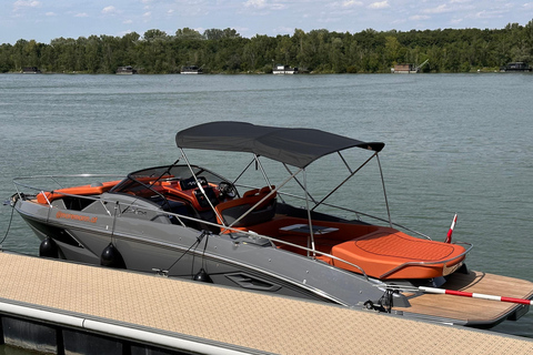 Wien: Exklusive Yachttour auf der DonauWien Zentrum Tour auf dem Wasser